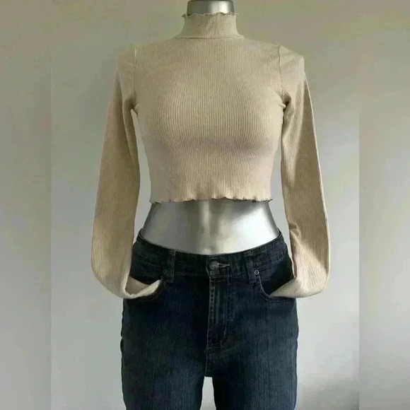 🆕Women’s Aerie Long  Sleeve Crop T shirt - Picture 6 of 16